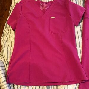 Figs Magenta Scrub set